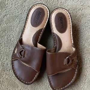 Born Brown Leather Wedges Sandals Size 6 memory foam and comfortable
